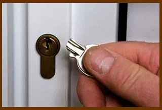 Auburndale Locksmith Service Auburndale, MA 617-826-6187 - 14-60-broken-key