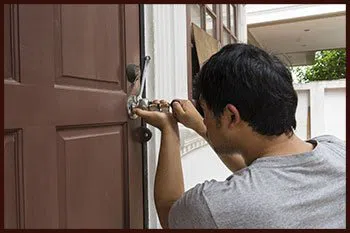 Auburndale Locksmith Service Auburndale, MA 617-826-6187 - 8-60-new-lock-installation